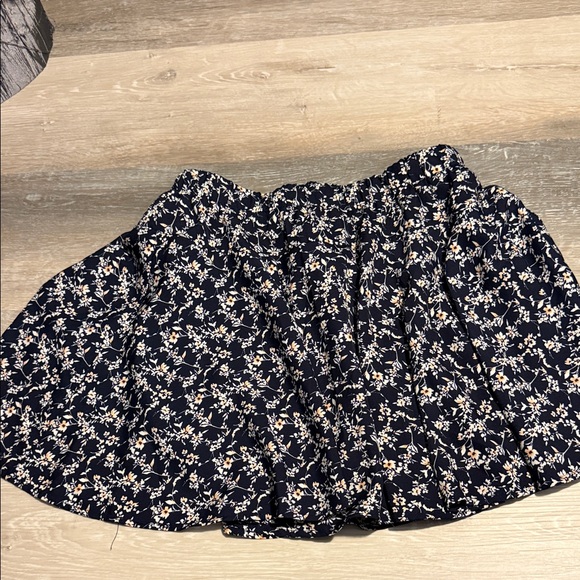 She + Sky Navy Floral Mini Skirt - Picture 5 of 5